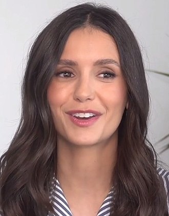 Nina Dobrev em 2022